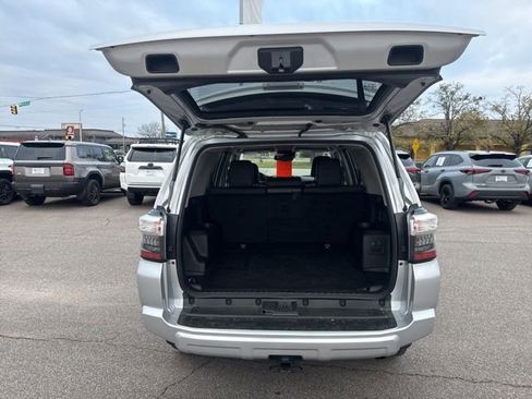 Used 2024 Toyota 4Runner TRD Off-Road Premium image 18