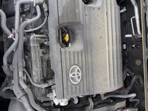 Used 2024 Toyota Crown Limited image 29