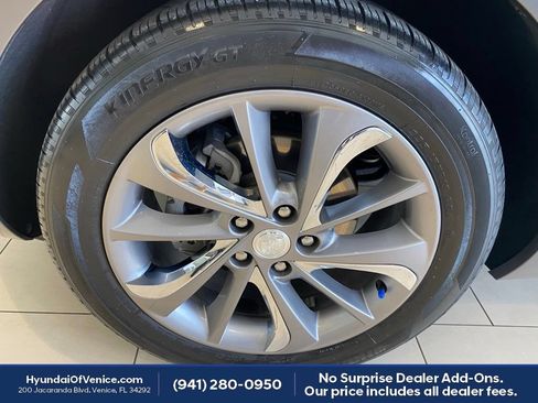 Used 2022 Buick Encore GX Essence w/ Experience Buick Package FWD image 42