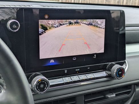 Used 2023 Chevrolet Colorado LT image 19