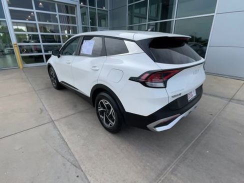 Used 2025 Kia Sportage LX FWD image 8
