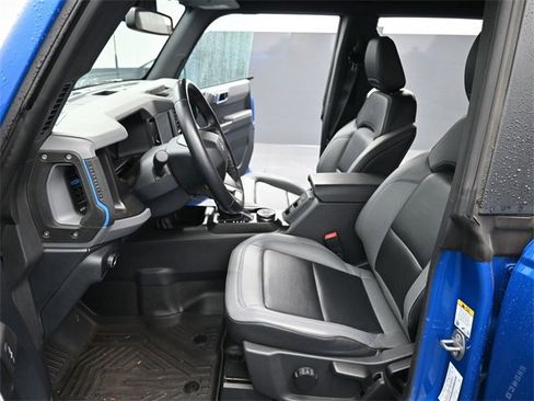 Used 2022 Ford Bronco Black Diamond image 12