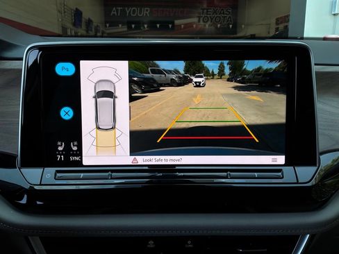 Used 2026 Volkswagen Atlas SE FWD image 38