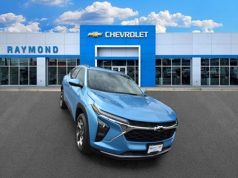New 2026 Chevrolet Trax LT w/ LT Convenience Package FWD image 10
