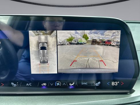 New 2026 Chevrolet Traverse LT w/ Midnight/Sport Edition AWD/4WD image 29