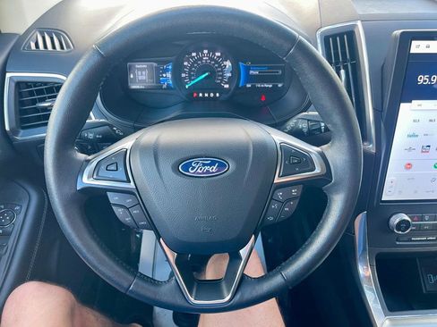 Used 2024 Ford Edge Titanium image 13