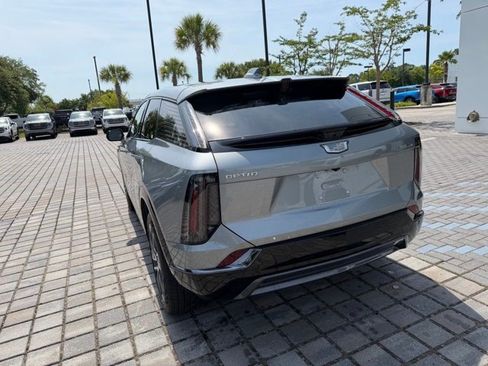 Certified 2025 Cadillac Optiq Sport 2 w/ LPO, Floor Liner Package AWD/4WD image 8