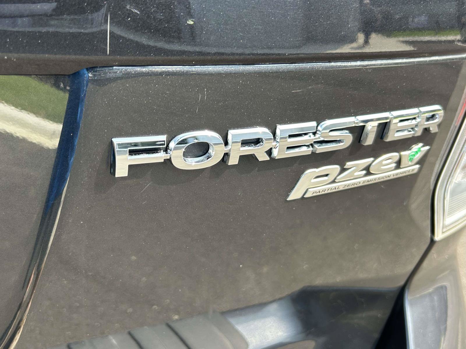 Used 2017 Subaru Forester 2.5i Premium w/ All-Weather Package AWD/4WD image 8