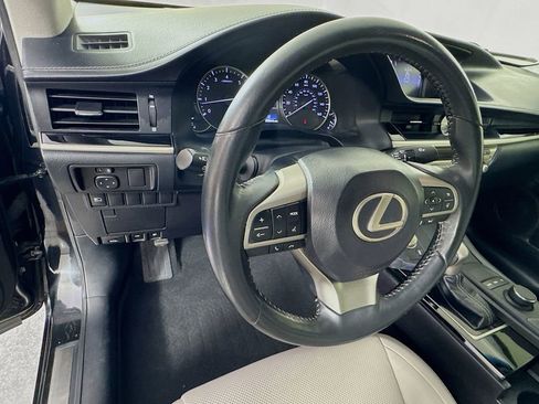 Used 2018 Lexus ES 350 w/ Accessory Package 2 image 11