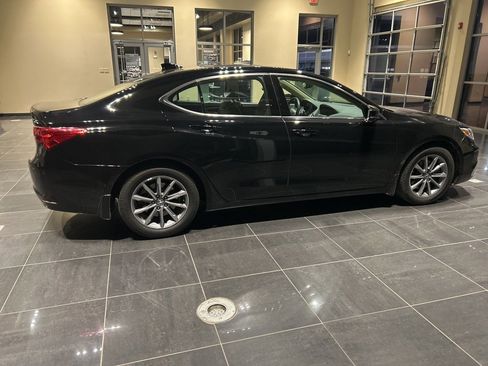 Used 2018 Acura TLX image 4