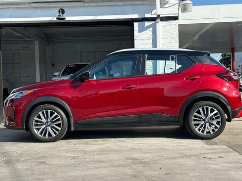 Used 2023 Nissan Kicks SV image 7