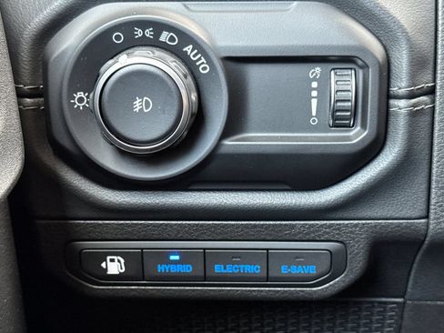 Used 2024 Jeep Wrangler Unlimited Rubicon 4xe AWD/4WD image 30