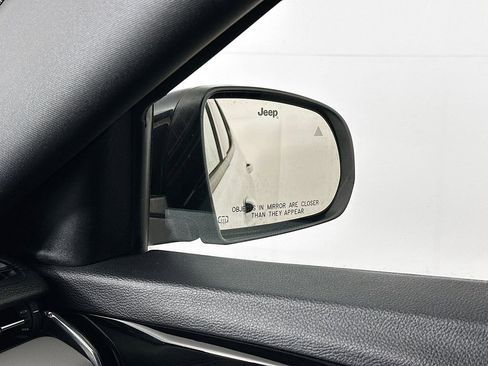 Certified 2023 Jeep Compass Limited image 27