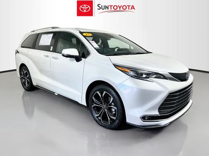 Used 2025 Toyota Sienna Platinum