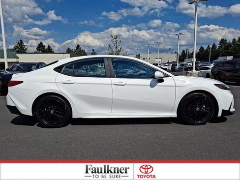 Used 2025 Toyota Camry SE FWD image 7