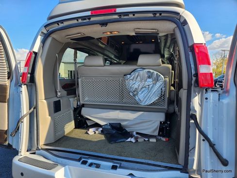 Used 2021 Chevrolet Express 2500 LS w/ Enhanced Convenience Package image 24