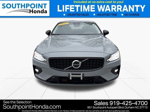 Used 2025 Volvo S60 B5 Core image 2