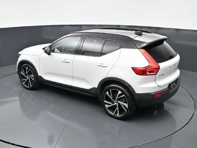 Used 2021 Volvo XC40 T5 R-Design w/ Advanced Package AWD/4WD image 42
