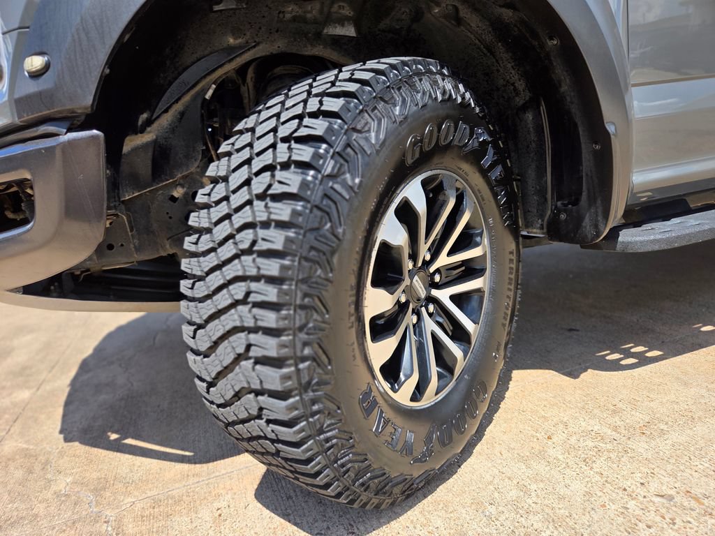 Used 2020 Ford F150 Raptor w/ Equipment Group 802A Luxury AWD/4WD image 32
