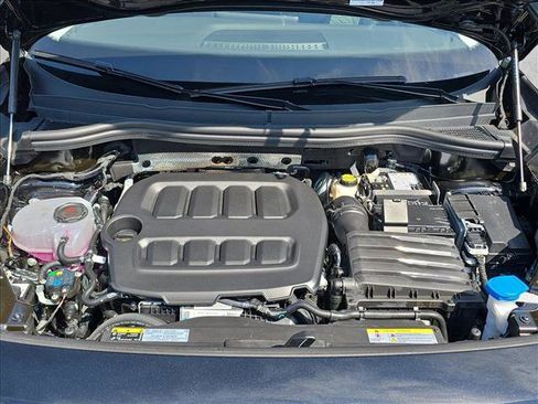 Used 2025 Volkswagen Tiguan S image 16