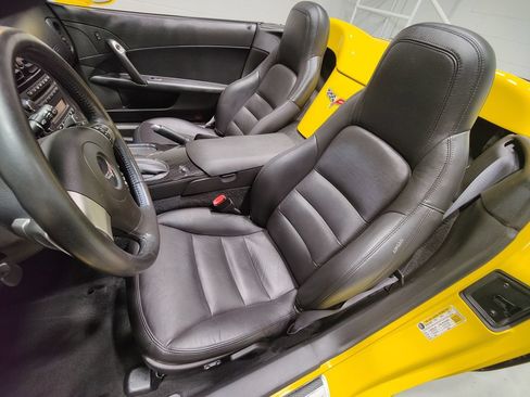 Used 2011 Chevrolet Corvette Grand Sport RWD image 25