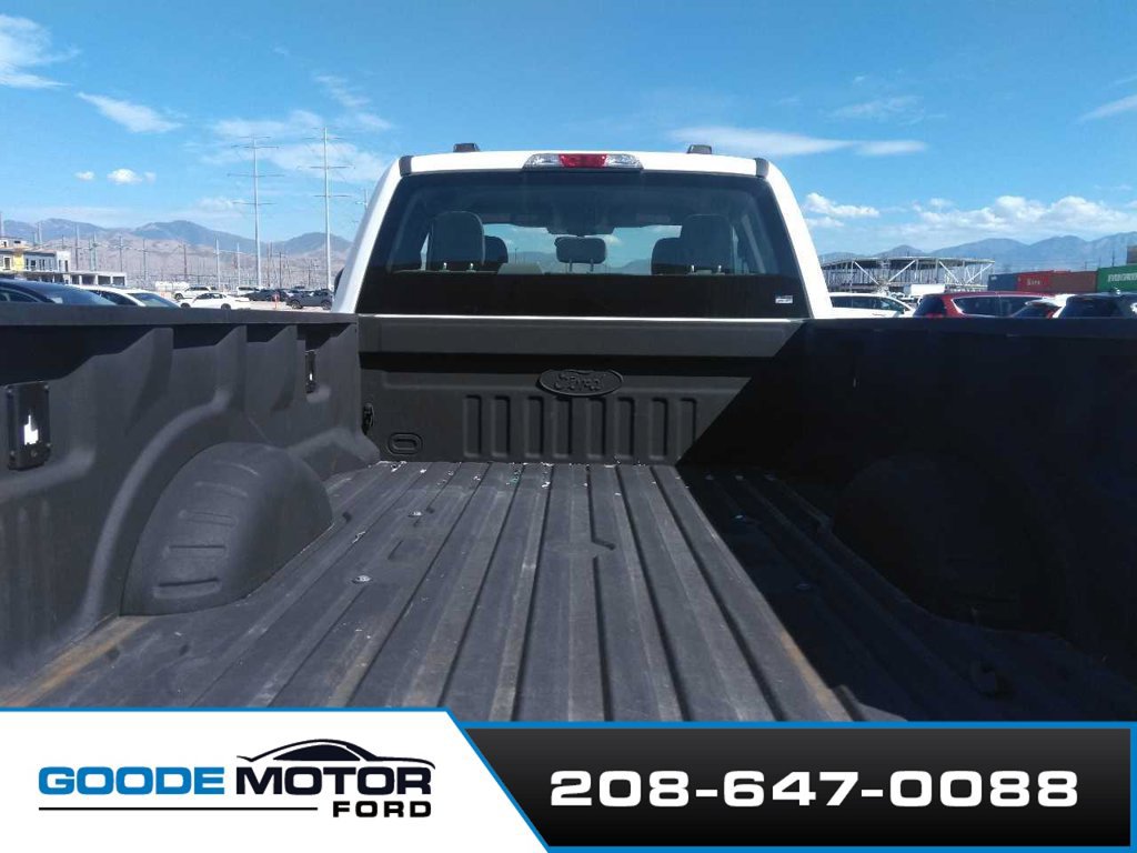 Used 2022 Ford F250 XL w/ Power Equipment Group AWD/4WD image 3