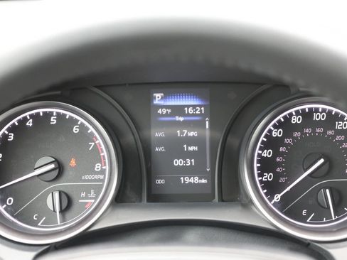 Used 2023 Toyota Camry SE image 19