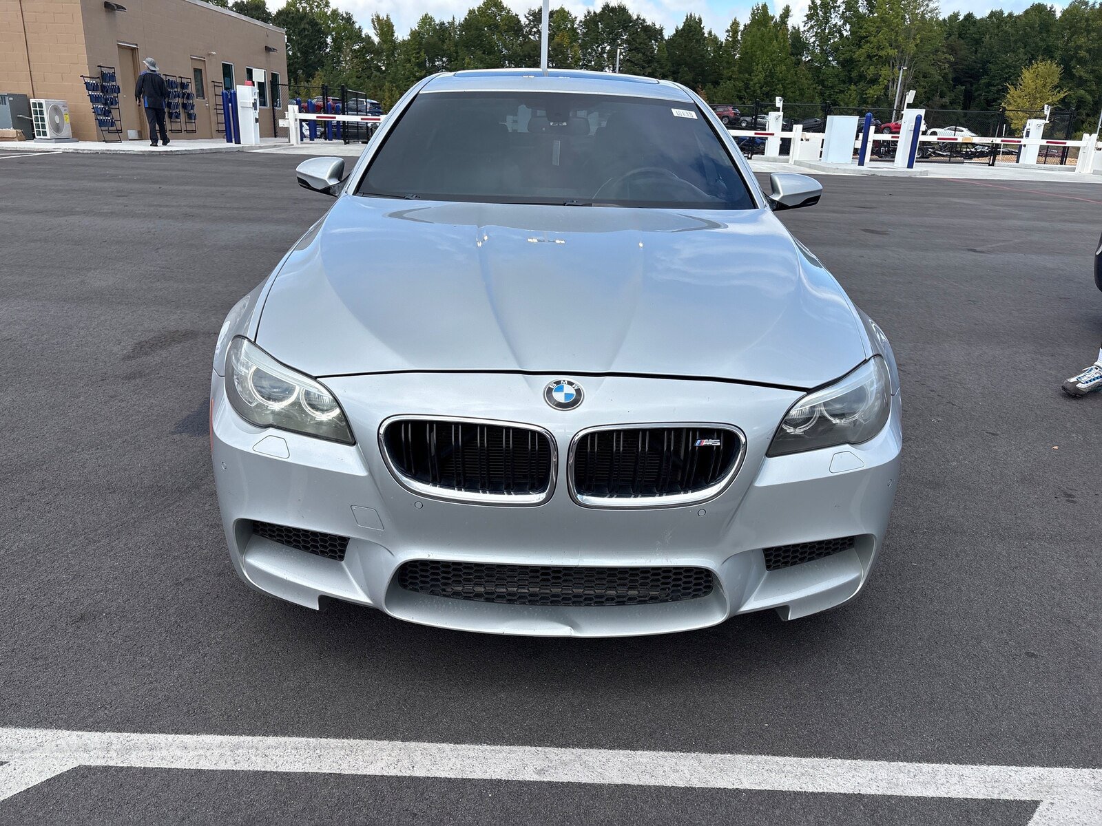 Used 2016 BMW M5 RWD image 1