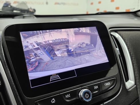 Used 2021 Chevrolet Malibu LS image 2