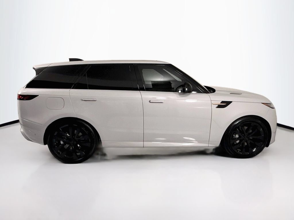 New 2026 Land Rover Range Rover Sport Dynamic SE AWD/4WD image 4