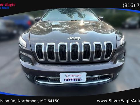 Used 2017 Jeep Cherokee Limited AWD/4WD image 8