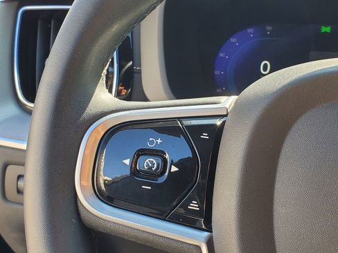 Certified 2022 Volvo XC60 B5 R-Design w/ Advanced Package image 18