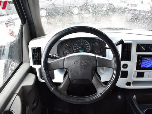 Used 2006 Chevrolet Express 3500 image 13