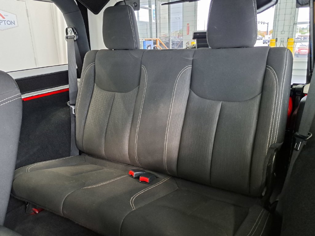 Used 2016 Jeep Wrangler Sahara w/ Connectivity Group AWD/4WD image 22