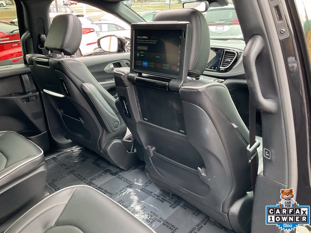 Used 2023 Chrysler Pacifica Limited w/ Uconnect Theater Family Group FWD image 64
