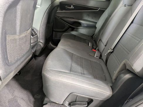 Used 2020 Kia Sorento LX image 20