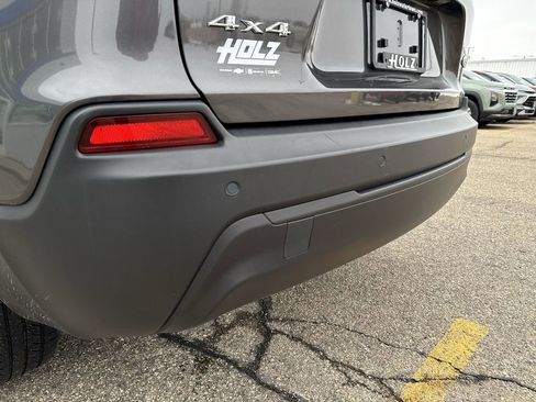 Used 2021 Jeep Cherokee Latitude Plus image 4