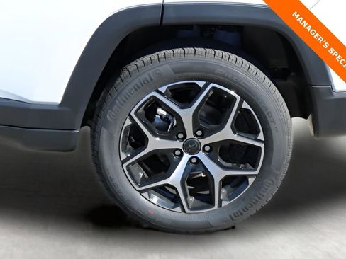 New 2026 Jeep Compass Limited image 9