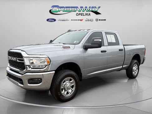 Used 2024 RAM 2500 Tradesman w/ Chrome Appearance Group image 3