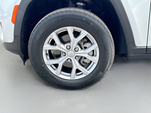 Used 2022 Jeep Grand Cherokee Limited AWD/4WD image 42
