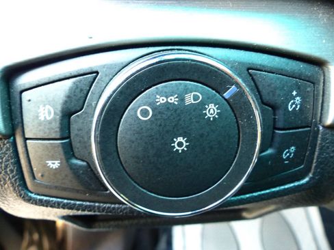 Used 2016 Ford Explorer Platinum image 25