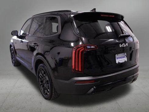 Used 2022 Kia Telluride EX w/ EX Premium Package image 3