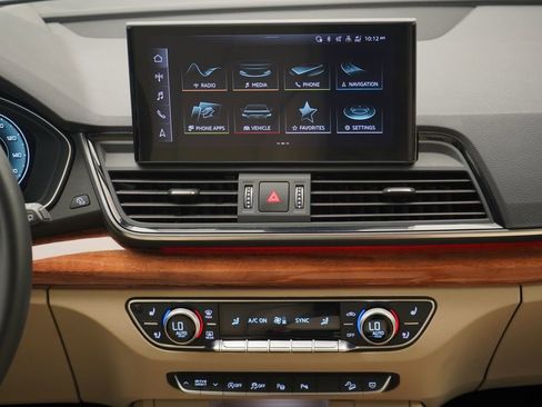 Used 2023 Audi Q5 2.0T Prestige w/ Prestige Package image 11