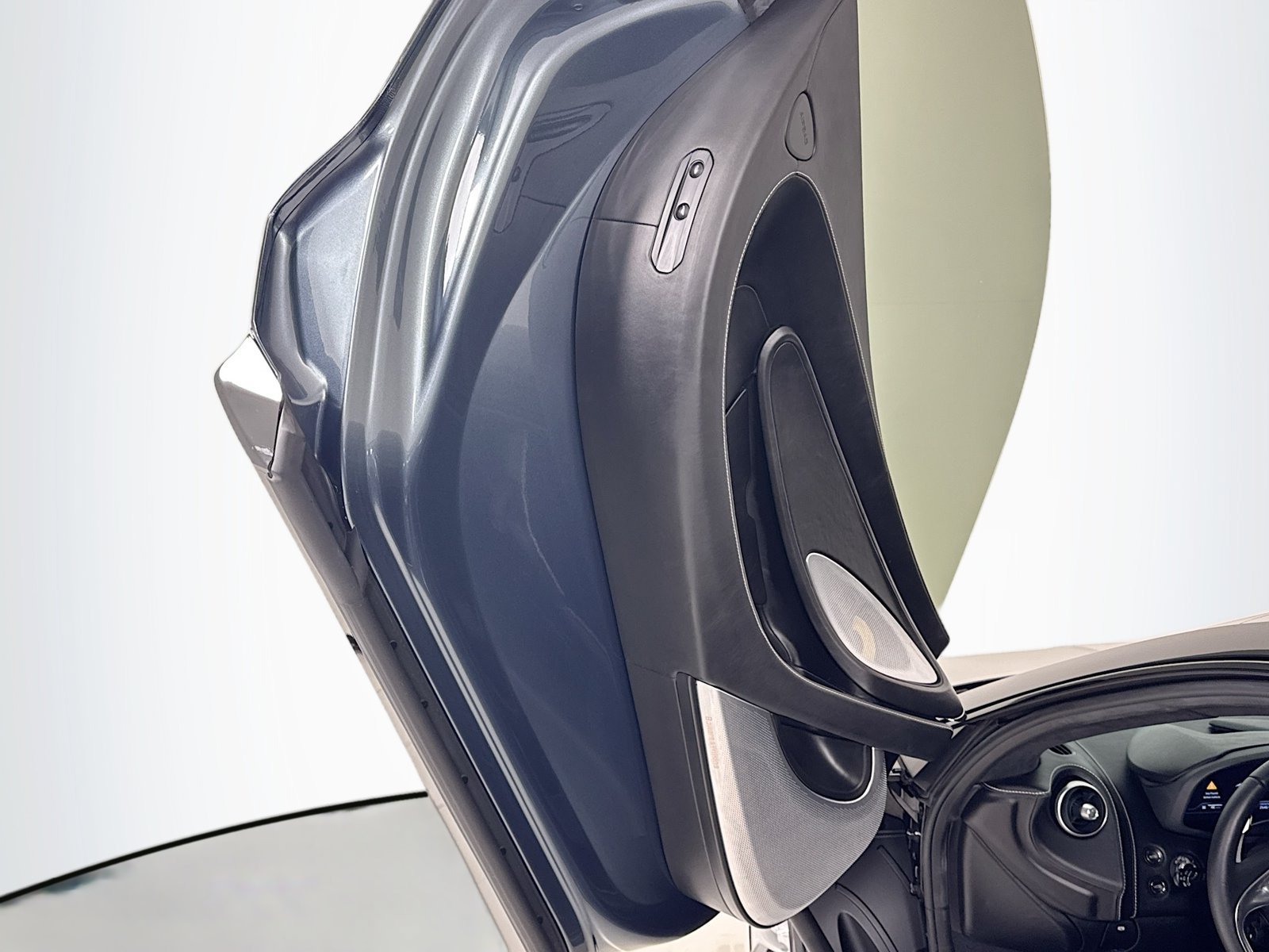 Used 2025 McLaren GTS RWD image 16
