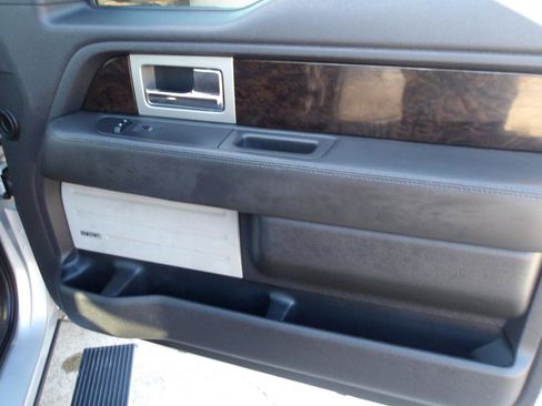 Used 2014 Ford F150 Platinum image 9