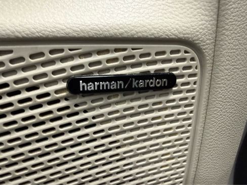 Used 2019 Chrysler Pacifica Touring-L Plus w/ Advanced Safetytec Group image 17