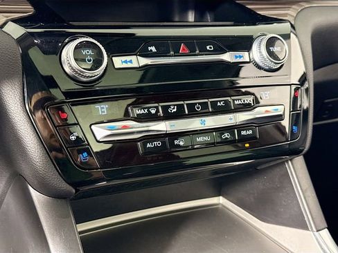 Certified 2021 Ford Explorer Limited w/ Hybrid Equipment Group 310A image 16