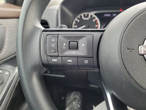Certified 2023 Nissan Rogue SV FWD image 22