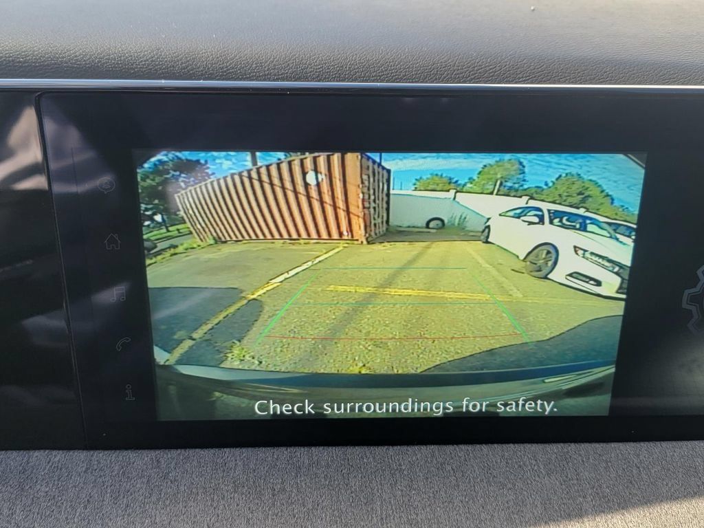 Used 2025 Nissan Kicks SV AWD/4WD image 33