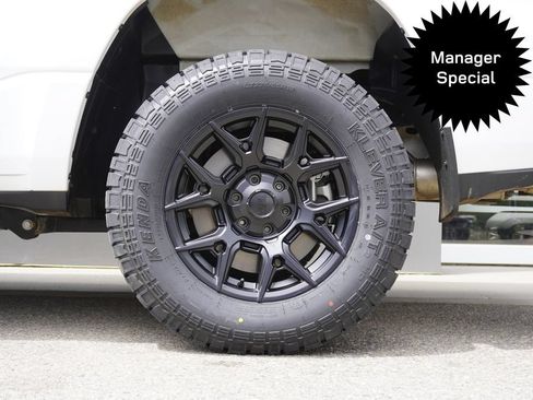 Used 2024 RAM 1500 Laramie AWD/4WD image 33